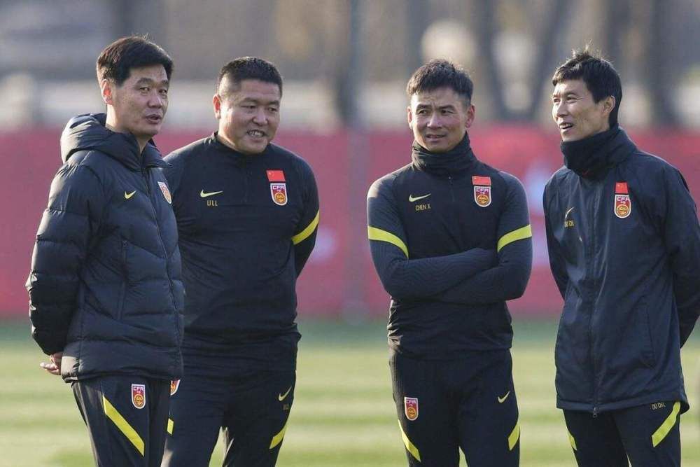 被男人狂揉吃奶胸60分钟